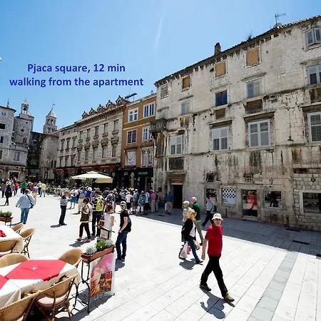 Apartament Comfortable And Fully Furbished Karolina In The Center