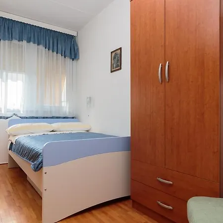 Apartment Comfortable And Fully Furbished Karolina In The Center Split