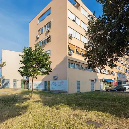 Karolina Apartament *